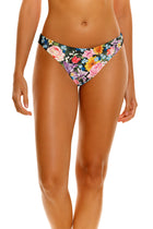 Thumbnail - Ilu-Bikini-Bottom-14822-zoom-front-with-model - 4