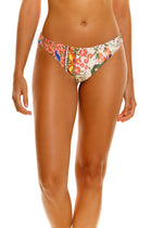 Thumbnail - Ilu-Bikini-Bottom-14823-zoom-front-with-model - 4